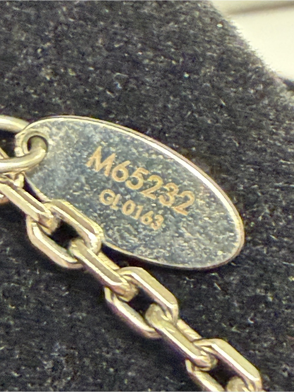 Louis Vuitton Swarovski Gamble Short Necklace in silver Model Number M65232 - Picture 6 of 7